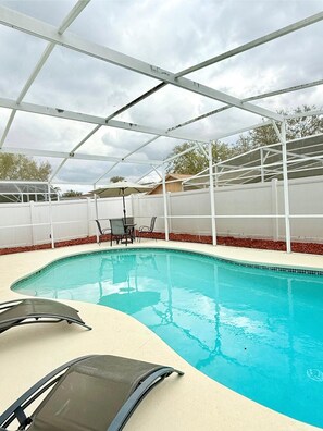 Piscine extérieure, piscine chauffée