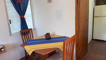 Habitación doble, vista al patio | Wifi gratis