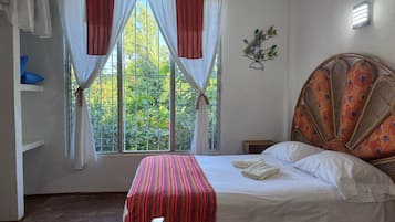 Habitación doble, vista al patio | Wifi gratis