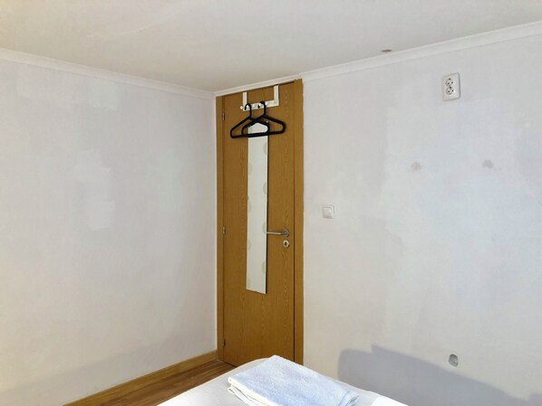 Shared Dormitory, 1 Bedroom, Smoking | Interior