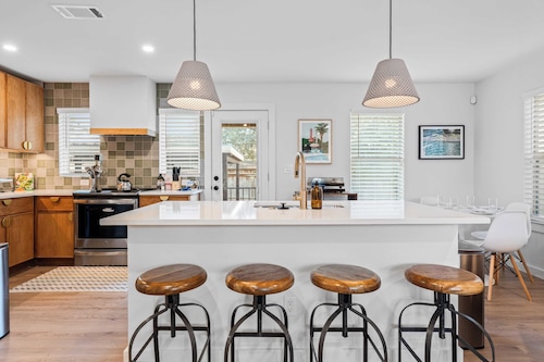 Casa Que Canta by Avantstay Private Pool, Firepit & Walkable East Austin Gem