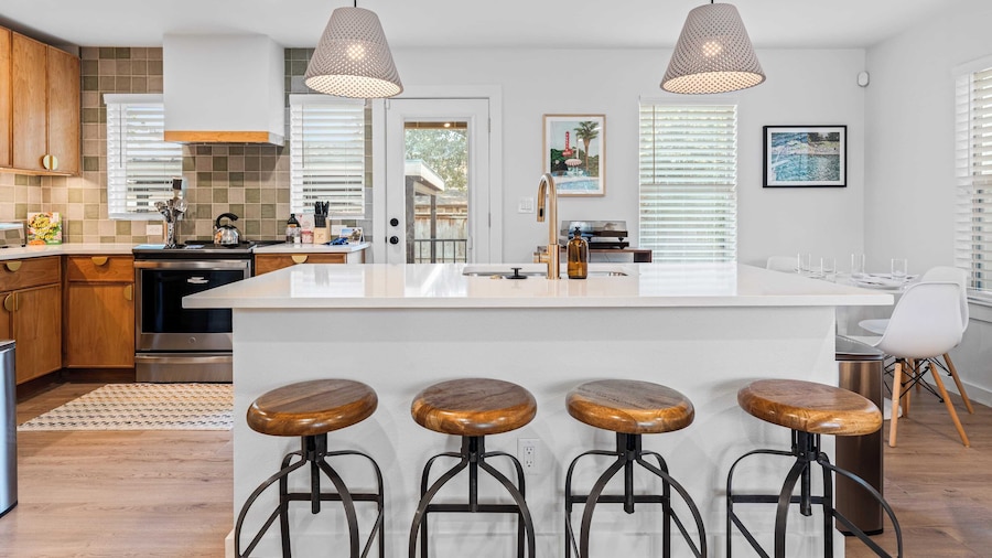 Casa Que Canta by Avantstay Private Pool, Firepit & Walkable East Austin Gem