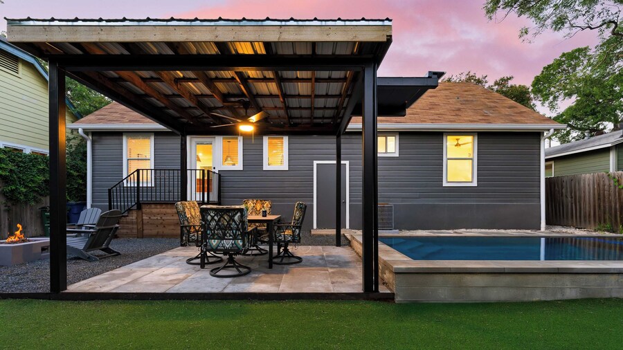 Casa Que Canta by Avantstay Private Pool, Firepit & Walkable East Austin Gem