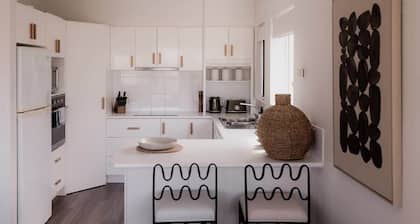 Battery Point Apartment with River Views
