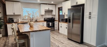 Cozy 4BR Home w/ Screened Porch, Private Fenced Yard, & Near Fort Moore
