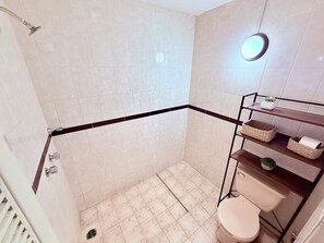 Håndklær og toalettpapir