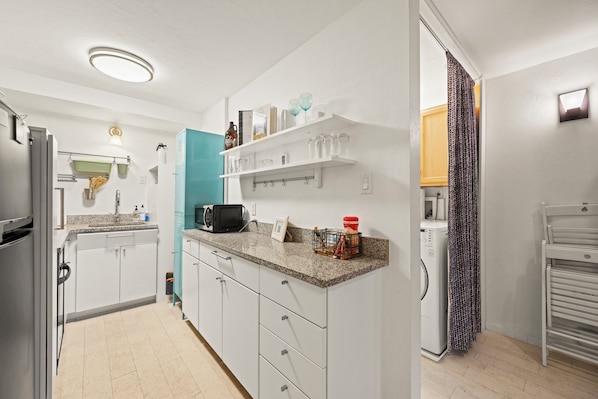 Fridge, microwave, oven, stovetop