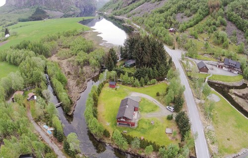 3 bedroom gorgeous home in Vikeså