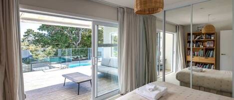 2 bedrooms, iron/ironing board, WiFi