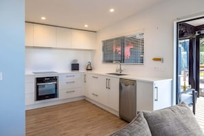 Fridge, dishwasher, coffee/tea maker