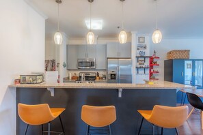 Oven, stovetop, dishwasher