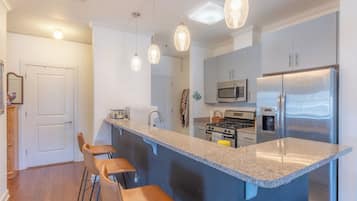 Four, plaque de cuisson, lave-vaisselle