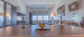 Tranquil 2-bedroom apartment in Jersey City close to NYC with AC, fitness room