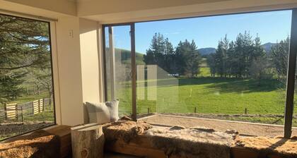 Tipapa Deer Park lodge - ideal for groups, families, friends and celebrations