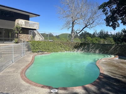 Spacious rural lodge - ideal for groups, families, friends and celebrations