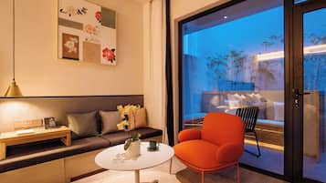Standard Double Room | Pemandangan halaman dalam