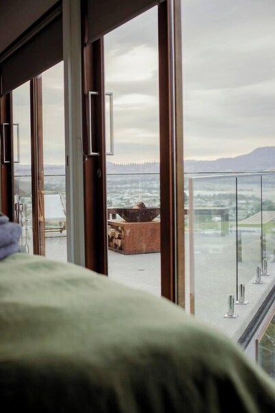 29 Ebden – Architectural Home in Hobart’s North