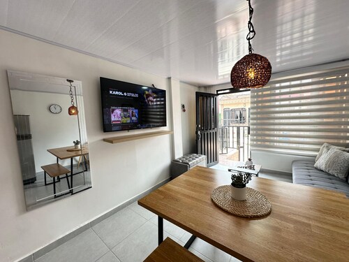 Cozy Apartment Ideal for Couples Near the Airport