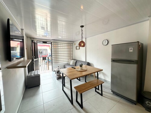 Cozy Apartment Ideal for Couples Near the Airport