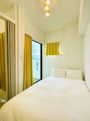 Blackout curtains, free WiFi