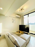 Blackout drapes, free WiFi