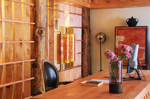 FEIFAN Historic Tibetan Hotel