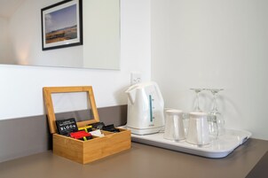 Kahden hengen standard-huone | Työpöytä, silitysrauta/-lauta, ilmainen Wi-Fi, vuodevaatteet