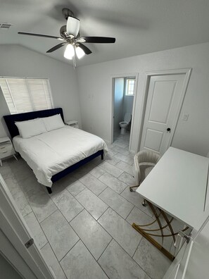 4 chambres, bureau, Wi-Fi, draps fournis