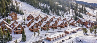 Steps from the slopes at Big Sky Resort! Prime ski in/out Arrowhead Chalet