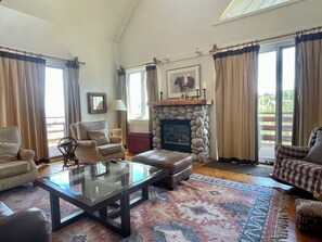 Smart TV, fireplace, video games, books - Ski in & Out Moonlight Basin/Big Sky Resort -Lone Peak Views (Big Sky)