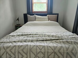 1 bedroom, iron/ironing board, WiFi, bed sheets - Cozy Northwoods Getaway (Exeland)