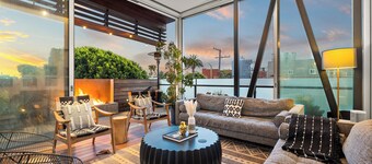 Dreamy Venice Beach 5BR House with Rooftop & Steps to Beach