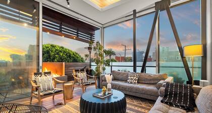 Dreamy Venice Beach 5BR House with Rooftop & Steps to Beach