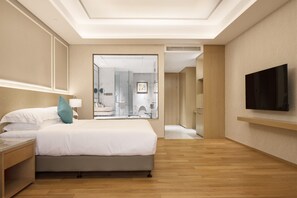 In-room safe, desk, blackout drapes, soundproofing - Parkview International Hotel (Huangshan)