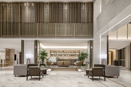 Restaurant. Parkview International Hotel