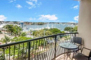 Appartement, balkon, uitzicht op jachthaven | Terras