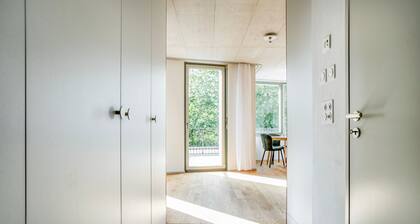 Blueground | Saatlen, balcony, nr Zurich Zoo