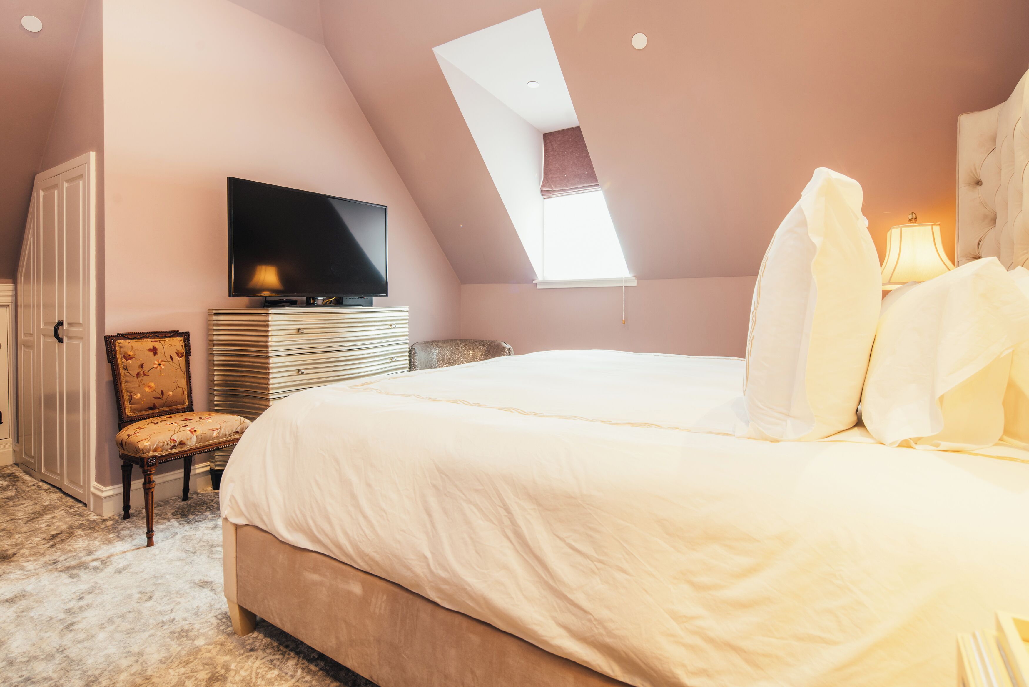 Roupa de cama, acesso para cadeiras de rodas