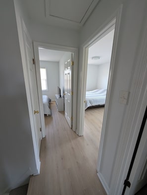 3 bedrooms, iron/ironing board, WiFi, bed sheets - 3-bedroom townhome in charming Virginia Beach (Virginia Beach)