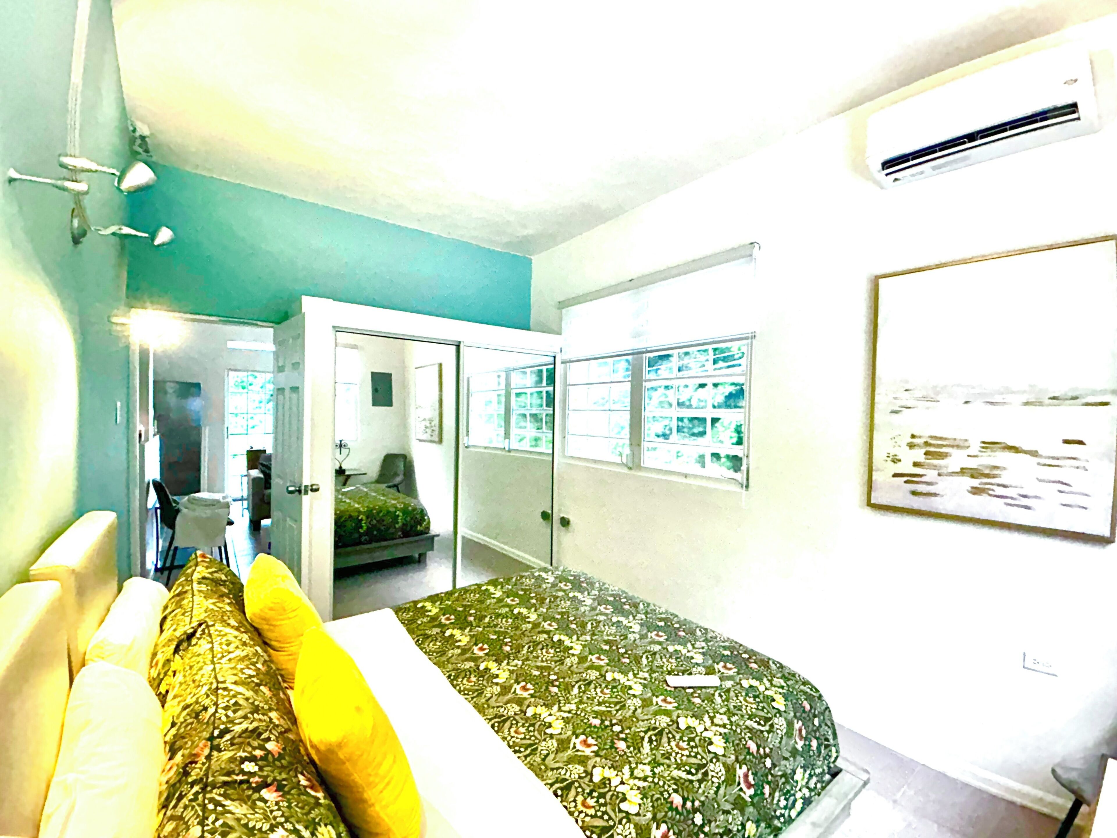 2 slaapkamers, een strijkplank/strijkijzer, gratis wifi, beddengoed