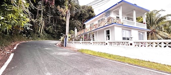Wonderful 2-bedroom cottage with AC in charming Ceiba. Minutes from the Ferry.