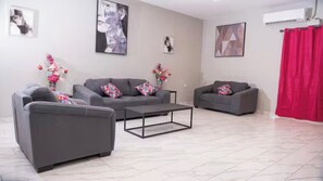 Living area - Perfect Luxurious 4-bedroom house in delightful San Miguel with AC and pool (San Miguel)