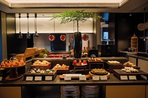 包含每日自助早餐