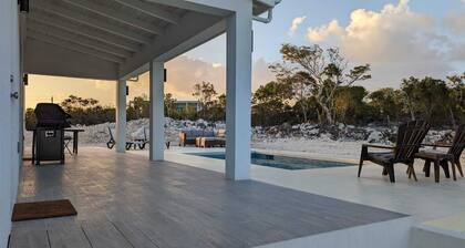 Private Villa in Long Bay Hills with shared Pool and Deck - peaceful and quiet