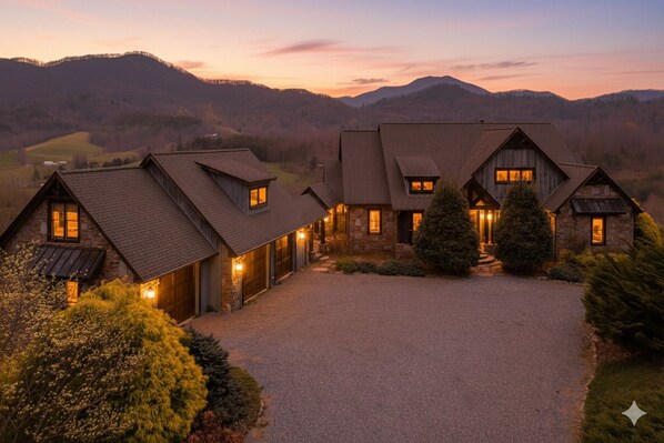 المنشأة من الخارج