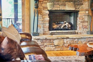 Interior - *New Enormous Luxury Lodge | Hot Tub | Fishing (Waynesville)