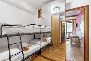 Free WiFi, bed sheets