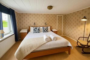 2 slaapkamers, een strijkplank/strijkijzer, gratis wifi, beddengoed