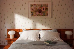 4 bedrooms, free WiFi, bed sheets