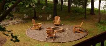 Lakeview, art and nature retreat, with AC and kayaks in Minocqua